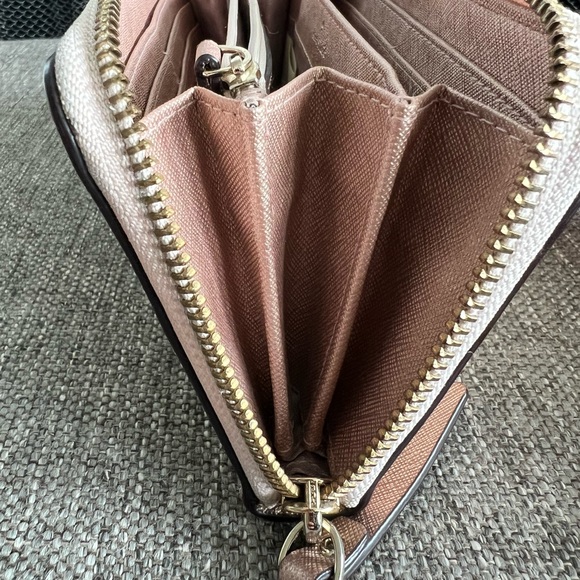 Kate Spade wallet - rose gold - Picture 5 of 5
